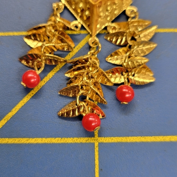 Gold Tone Dangle Fall Leaf Leaves & Bead Red Pink Berry 2" Earrings - Picture 2 of 4